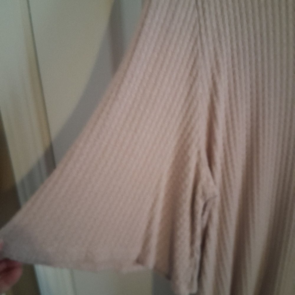 Ladies Top - Picture 4 of 5